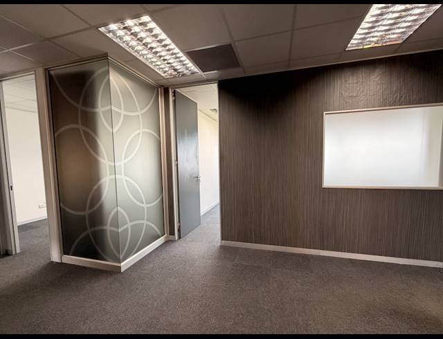 152M² OFFICE TO LET IN UMHLANGA RIDGE